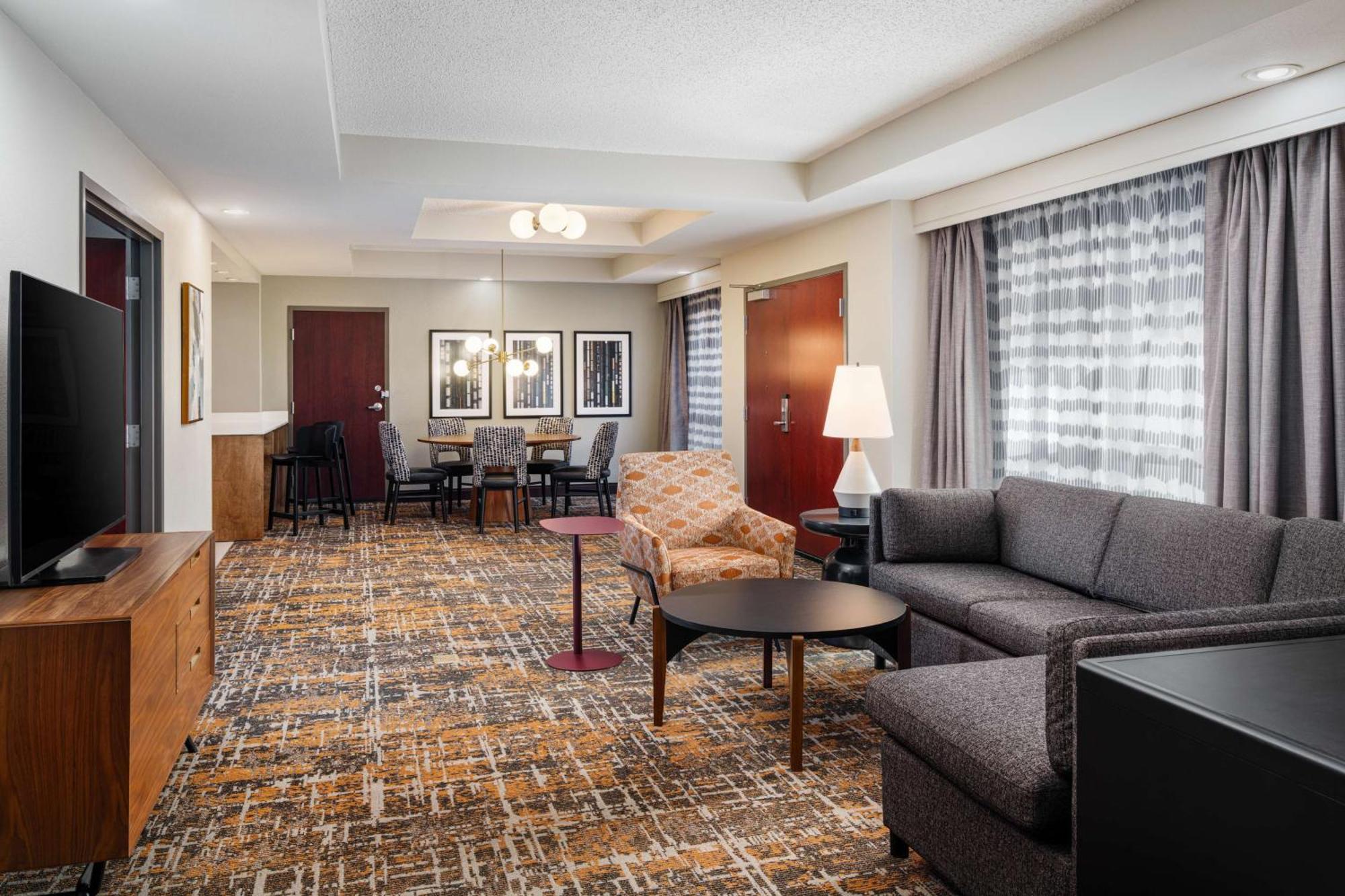 Embassy Suites Гантсвілл Екстер'єр фото